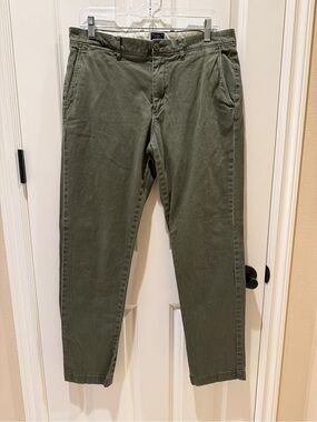 Men’s J. Crew Olive Green Chino Pants